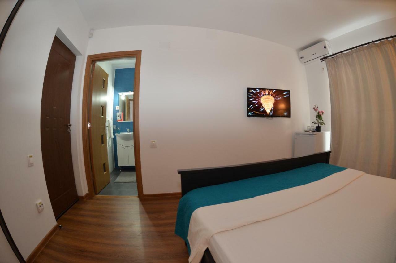 Hotel California Dreaming à Năvodari Extérieur photo