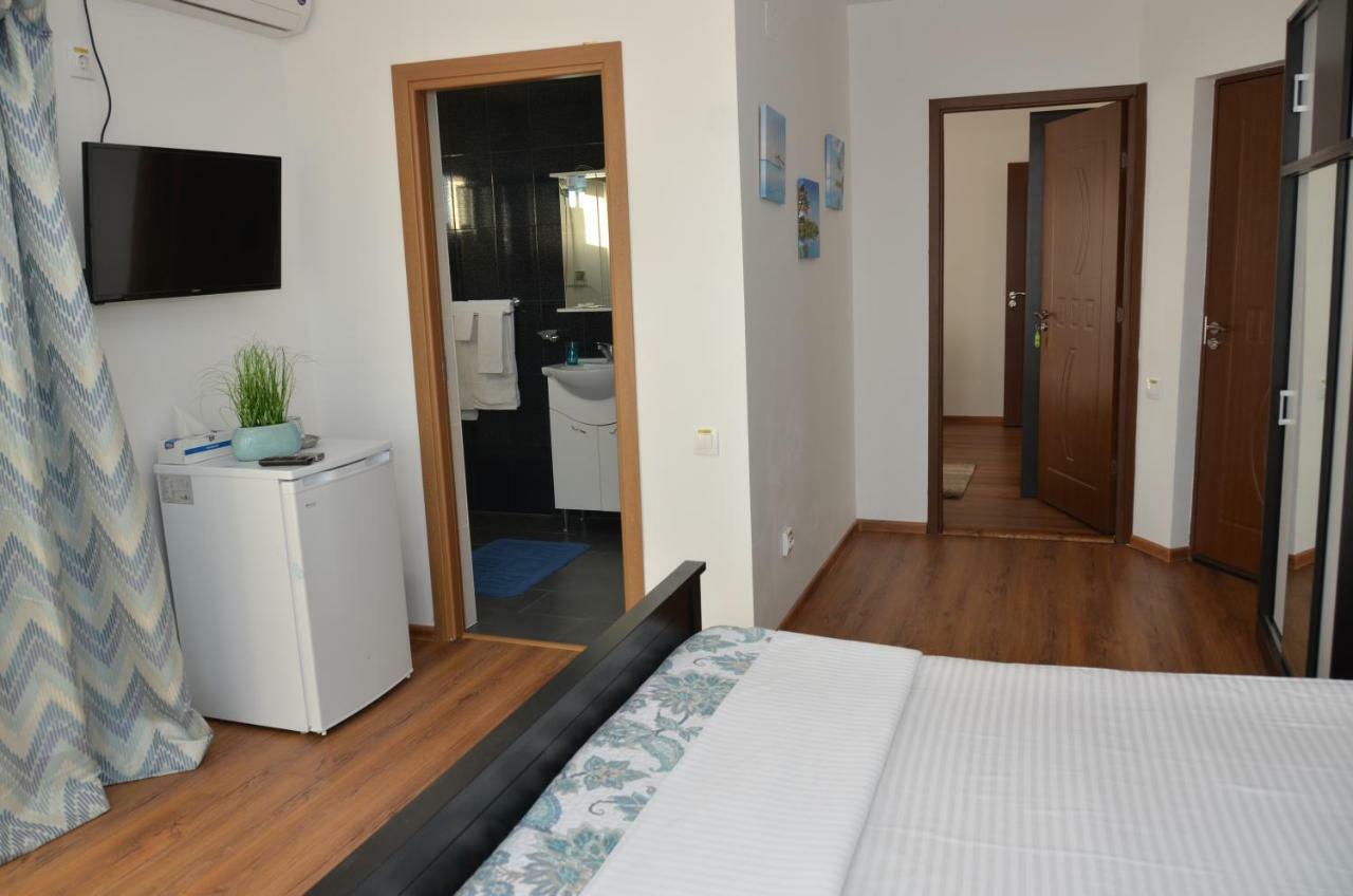 Hotel California Dreaming à Năvodari Extérieur photo