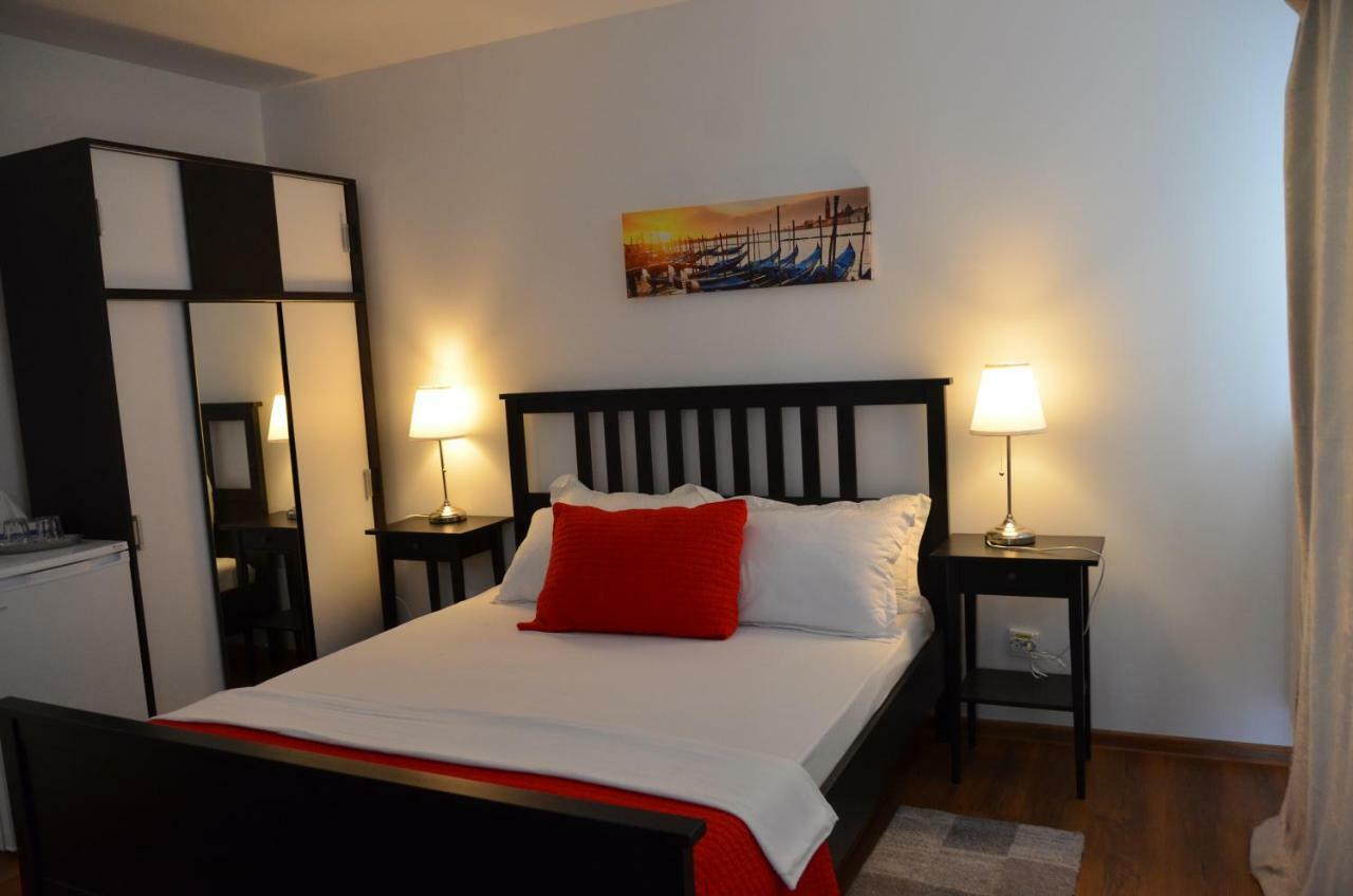 Hotel California Dreaming à Năvodari Extérieur photo